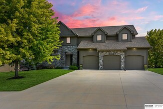18629 Gold Cir, Omaha, NE 68130