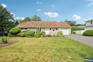 515 Salem St, Paramus, NJ 07652