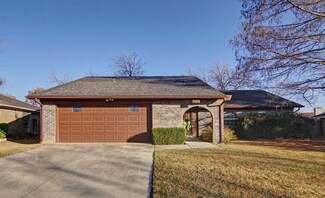 1308 Country Manor Rd, Fort Worth, TX 76134