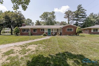 4043 Rose Garden Dr, Toledo, OH 43623