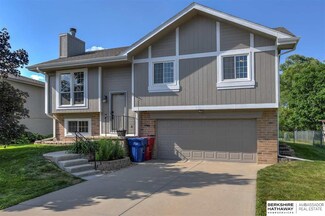15222 Chalco Pointe Dr, Omaha, NE 68138