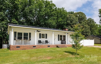 1197 Fincher Rd, Fort Lawn, SC 29714