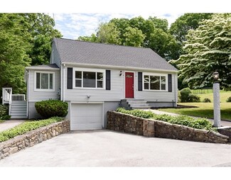 12 Brook Ln, Fayville, MA 01745