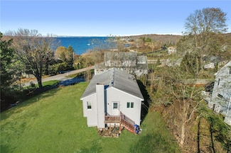 86 Spanker St, Jamestown, RI 02835