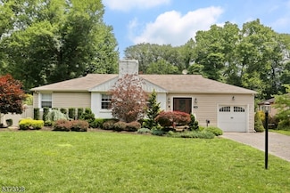 324 Calvin Ct, Wyckoff, NJ 07481