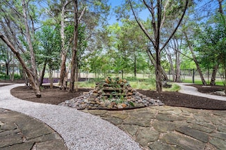 6906 Covered Bridge Dr, Austin, TX 78736