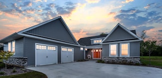 5210 Grande View Ln, Jackson, MI 49201