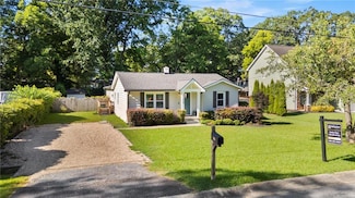 1060 Mclinden Ave SE, Smyrna, GA 30080