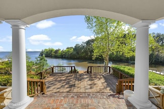 125 Overlook Pointe Dr, Ridgeland, MS 39157