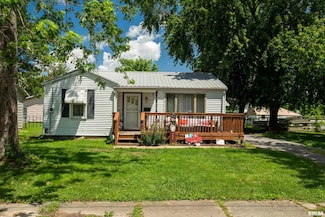1013 Kirkpatrick St, Benton, IL 62812