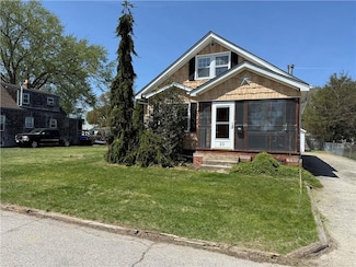 29 Lindy Ave, Riverside, RI 02915