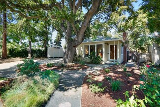 3751 Bay Rd, Menlo Park, CA 94025