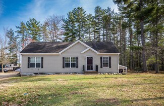 27 Robinhood Rd, Wakefield, NH 03830