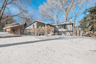 1908 E Manor Blvd, Burnsville, MN 55337