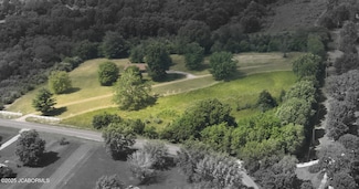 421 Van Horn Rd, Holts Summit, MO 65043