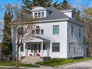 619 Kalamazoo Ave, Petoskey, MI 49770