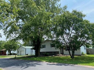 1104 W Short St, Mountain Grove, MO 65711