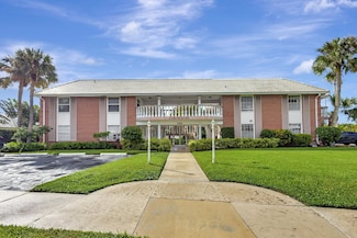 148 Yacht Club Dr Unit 5, North Palm Beach, FL 33408