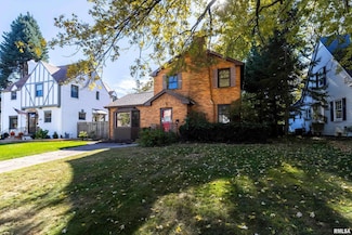 3019 E 18th St, Davenport, IA 52803