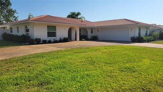 2942 Tuckerstown Dr, Sarasota, FL 34231