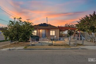 1228 West Dr, Bakersfield, CA 93305