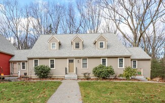 5 Balmoral Dr, Stratham, NH 03885