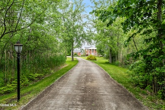 987 Grooms Rd, Rexford, NY 12148