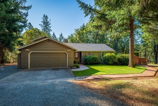 200 Terrace Oaks Ln, Merlin, OR 97532