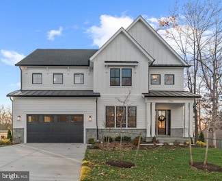 2006 Freedom Ln, Falls Church, VA 22043