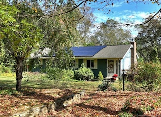 76 Squires Rd, Madison, CT 06443