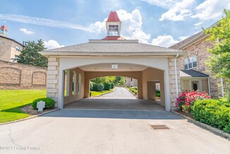 5601 Coach Gate Wynde Unit 13, Louisville, KY 40207