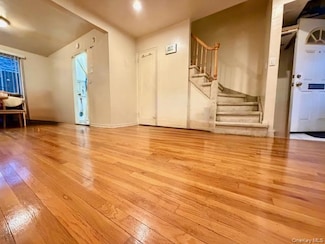 220-34 67th Ave Unit 2, Oakland Gardens, NY 11364