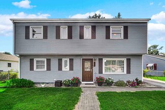 908 National Ct, La Porte, IN 46350