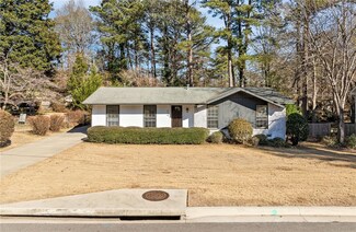 654 Thorpe St, Auburn, AL 36830