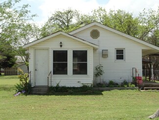 516 E Wallace Ave, Apache, OK 73006