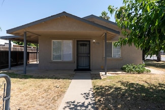 9566 E Broadway St, Planada, CA 95365