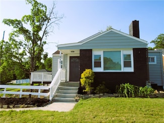 212 Evans Dr, Ellwood City, PA 16117