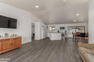2826 E Cactus Rd, Phoenix, AZ 85032