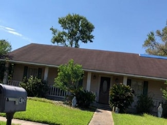 4726 Parkoaks Dr, Baton Rouge, LA 70816