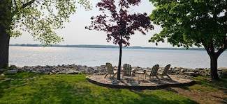 3521 S Stevenson Pier Rd, Brussels, WI 54204
