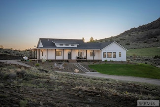 1032 E Butte Rd, Menan, ID 83434