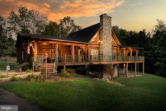 6863 N Frederick Pike, Cross Junction, VA 22625