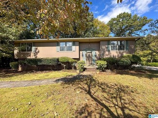 2002 Canterbury Square, Anniston, AL 36207