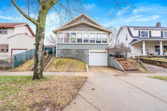 1040 Alexander St SE, Grand Rapids, MI 49507