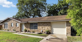 211 Balboa Dr, Universal City, TX 78148