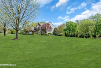 7 Katie Ct, Freehold, NJ 07728