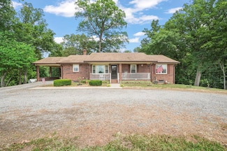 5900 Barnesville Hwy, Red Oak, VA 23964