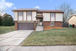 7398 Wright St, Merrillville, IN 46410