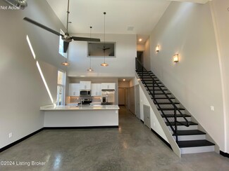 610 Burnett Farm Ln, Louisville, KY 40243