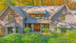 4 Quail Rd, Morgantown, WV 26508
